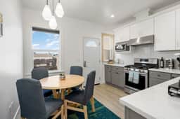 Modern 2Bed 2Bath w/ parking in Excelsior District - Image 4