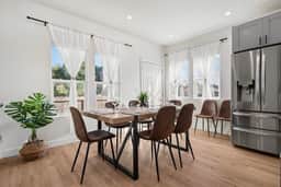Massive 7BR Home in Hayward, AC/ Free parking - Image 3