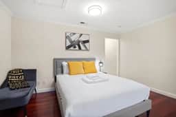 Cozy Private Studio with Full Bath near Westlake • Walk to Shops • Near SF - Image 2