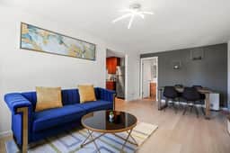 Lovely Private Quiet 2BR Retreat near Westlake • Backyard • Near SF - Image 2