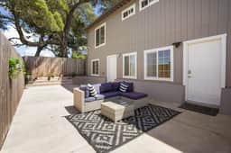 Lovely Private Quiet 2BR Retreat near Westlake • Backyard • Near SF - Image 3