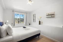 Lovely Private Quiet 2BR Retreat near Westlake • Backyard • Near SF - Image 4