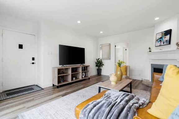 Stylish 2BR 1Bath Home Close to BART - Image 5