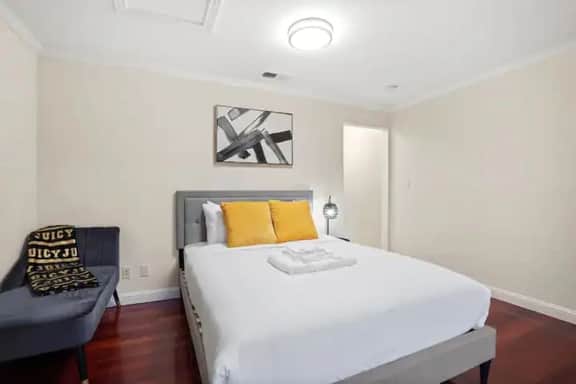 Cozy Private Studio with Full Bath near Westlake • Walk to Shops • Near SF - Image 2