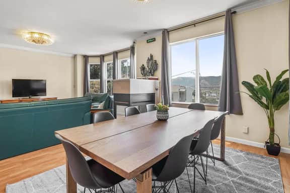 Beautiful Spacious 4BR House in Silver Terrace w/ Secured Parking Near SFO & Downtown San Francisco - Image 5
